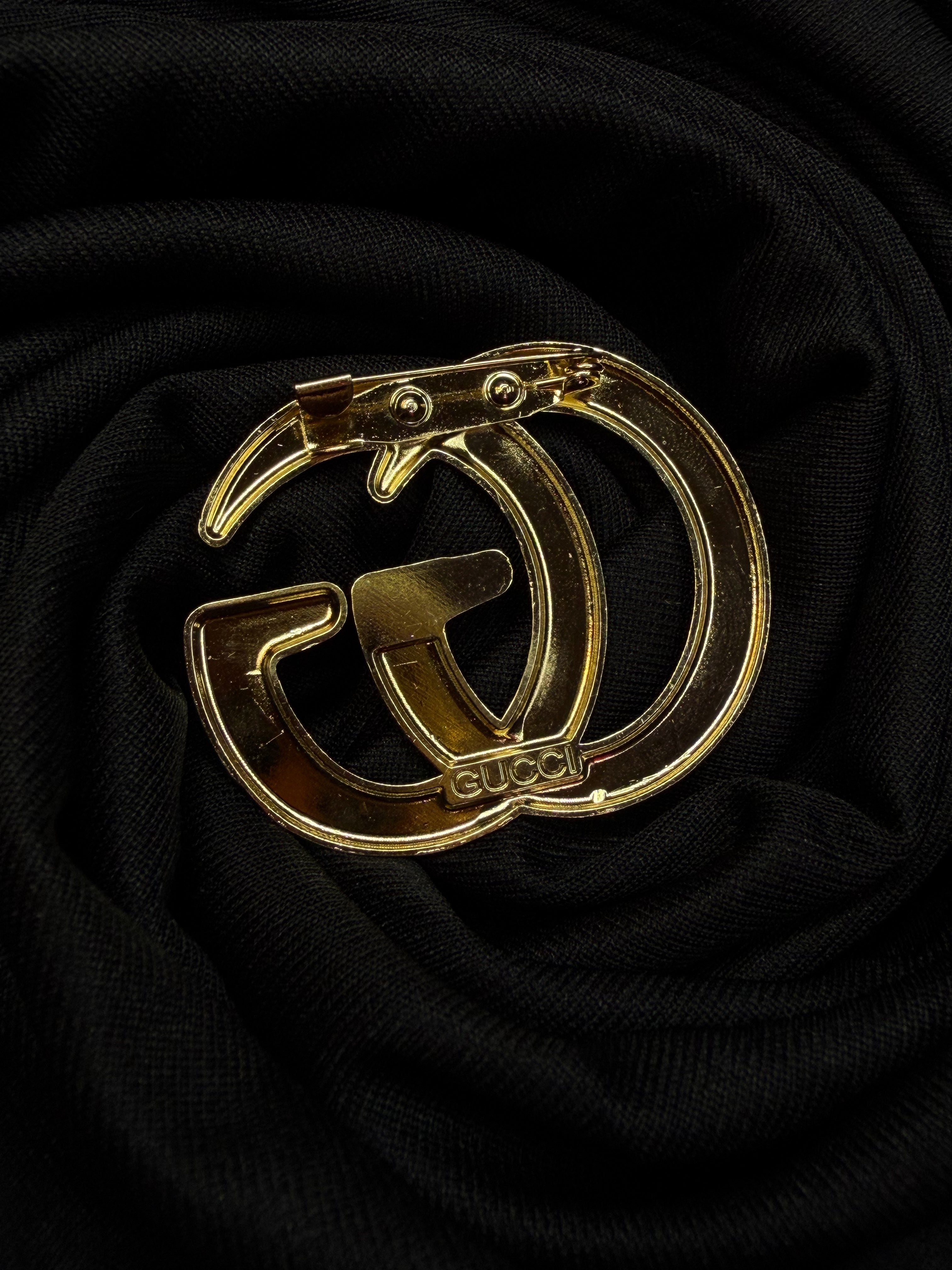 GG brooch
